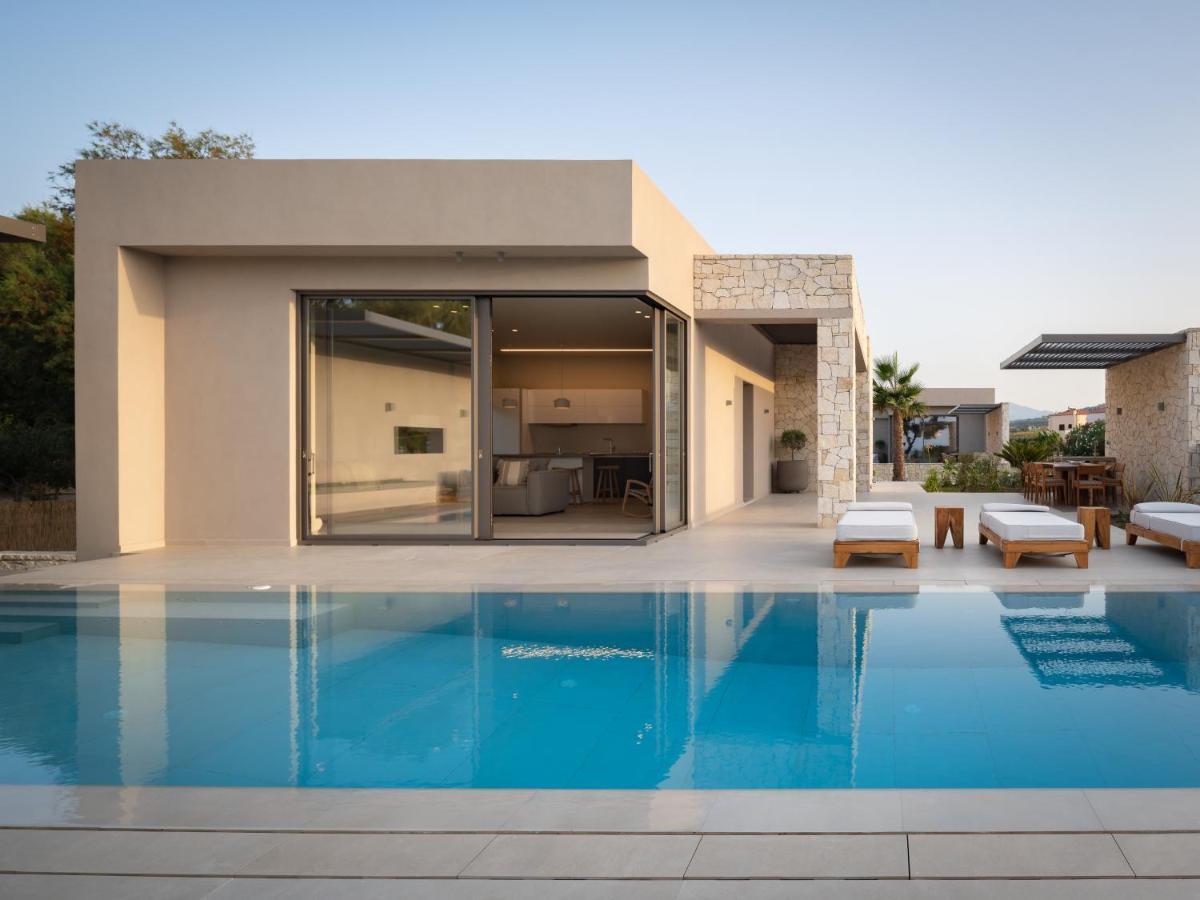 Artemis Seafront Villa, An Evanescence Sea Retreat, By Thinkvilla Tavronitis  Exterior photo