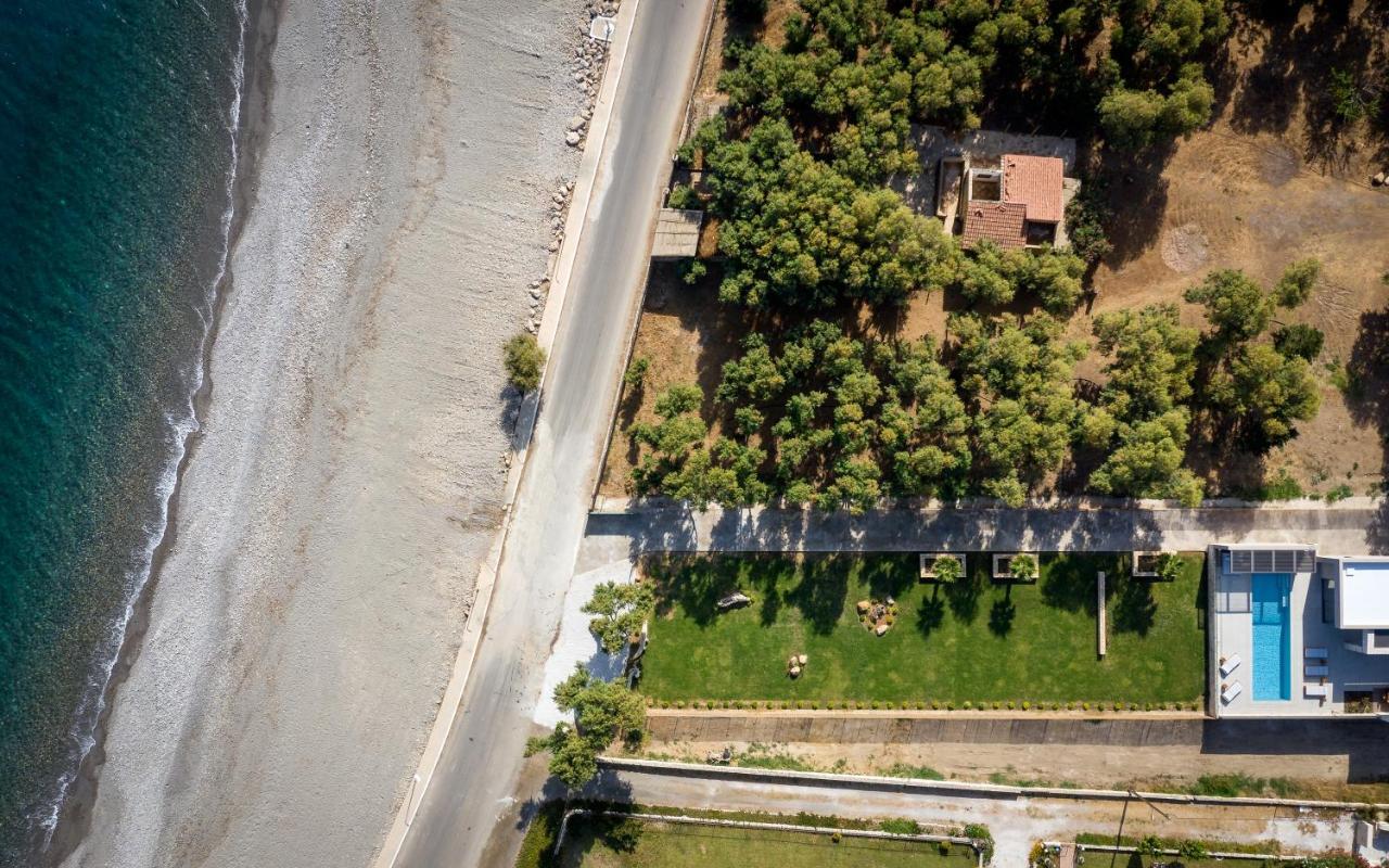 Artemis Seafront Villa, An Evanescence Sea Retreat, By Thinkvilla Tavronitis  Exterior photo