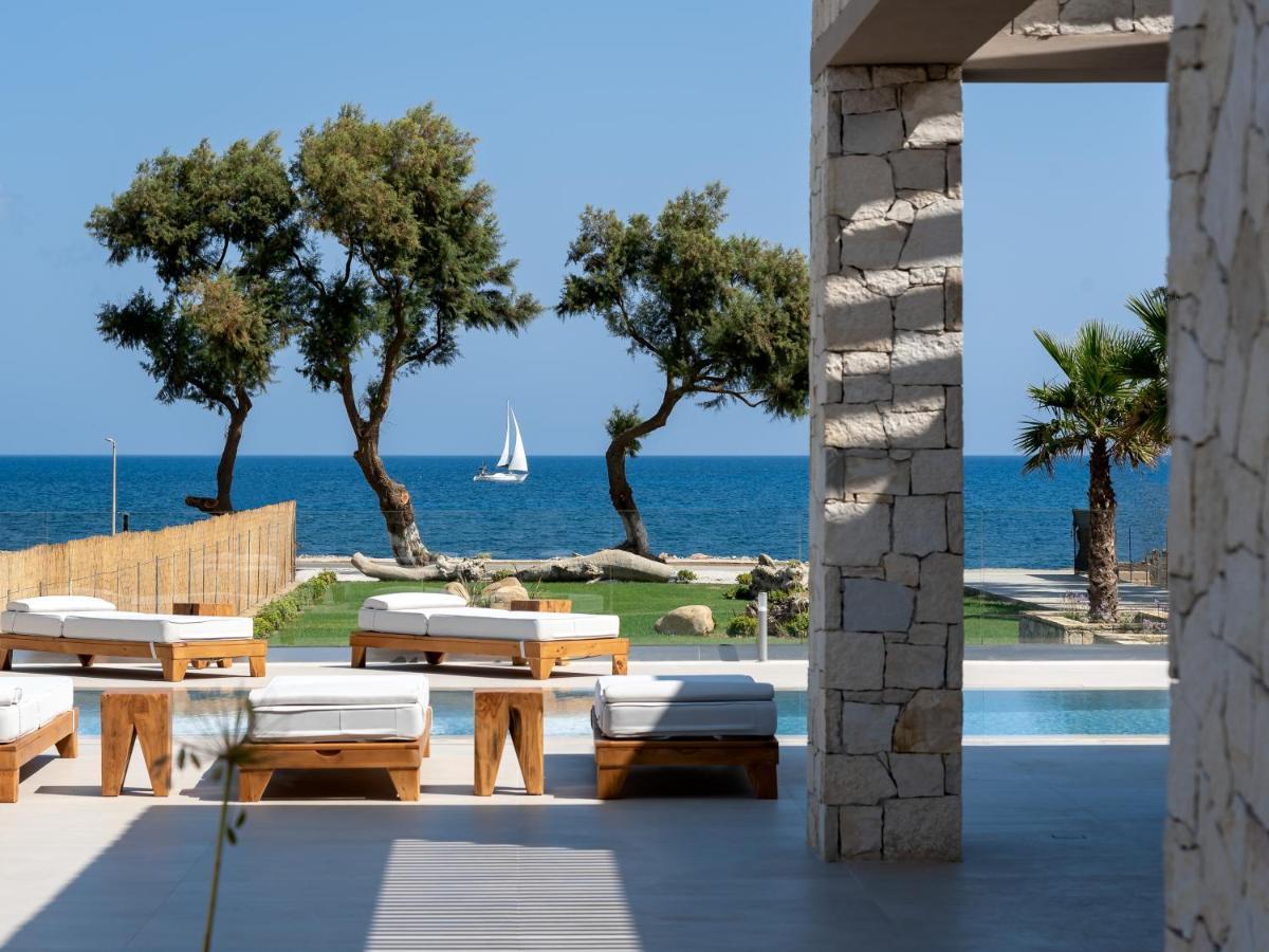 Artemis Seafront Villa, An Evanescence Sea Retreat, By Thinkvilla Tavronitis  Exterior photo