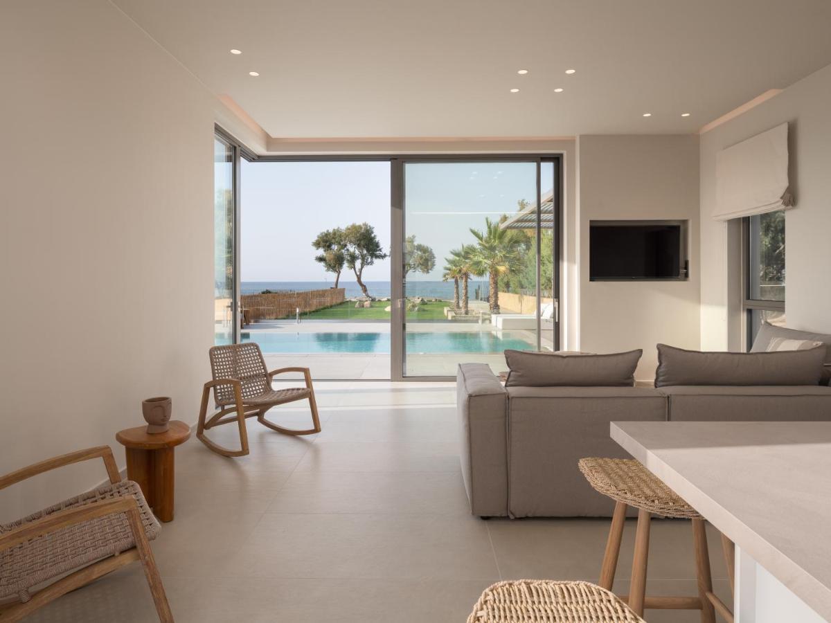Artemis Seafront Villa, An Evanescence Sea Retreat, By Thinkvilla Tavronitis  Exterior photo