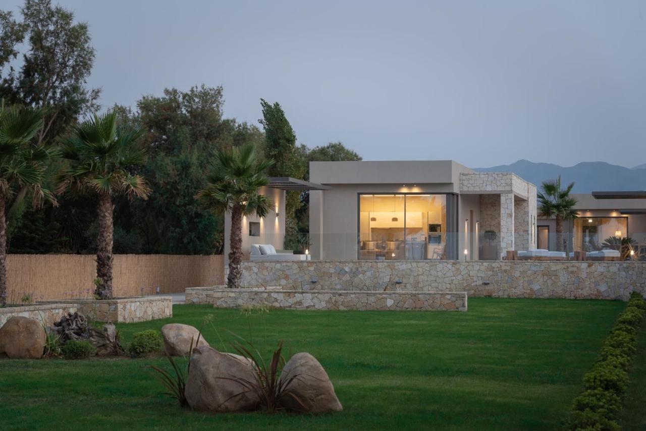 Artemis Seafront Villa, An Evanescence Sea Retreat, By Thinkvilla Tavronitis  Exterior photo