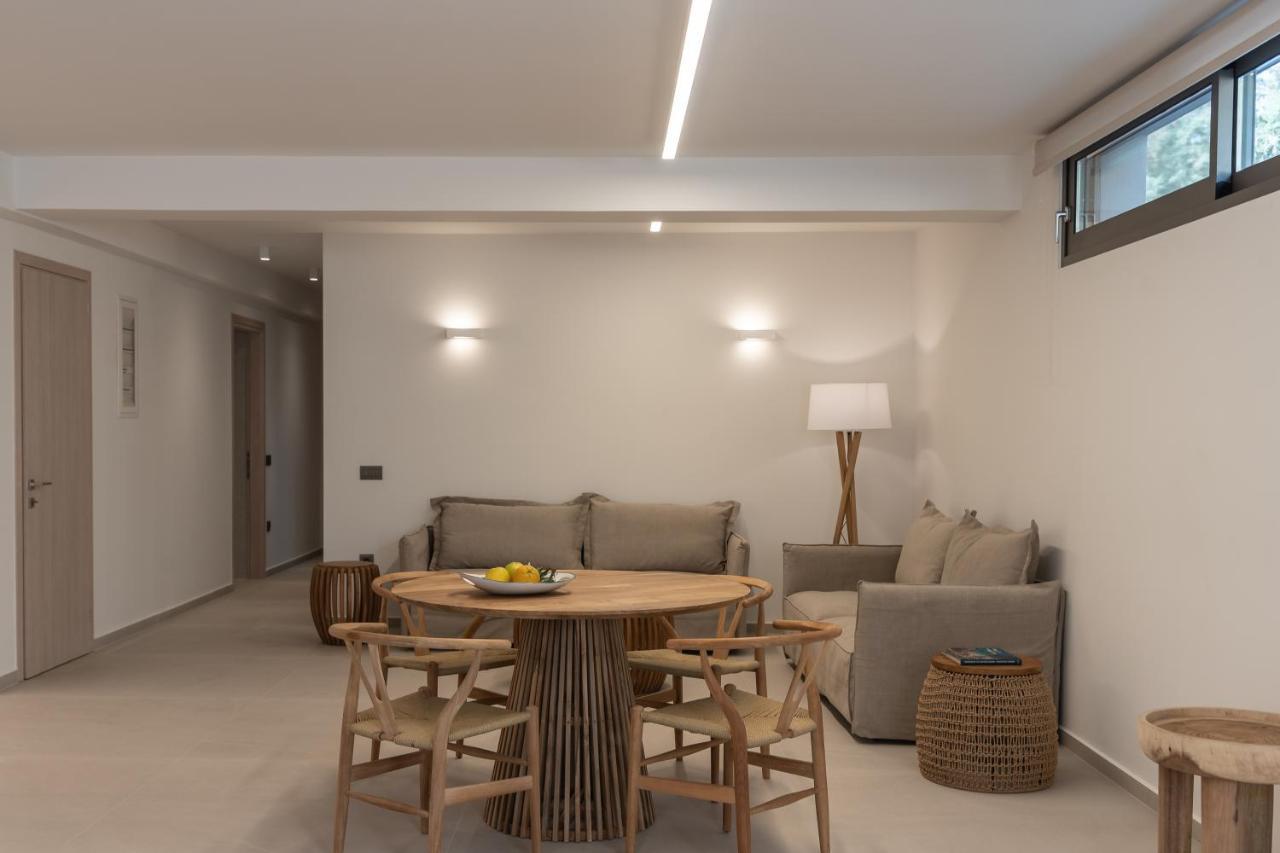 Artemis Seafront Villa, An Evanescence Sea Retreat, By Thinkvilla Tavronitis  Exterior photo