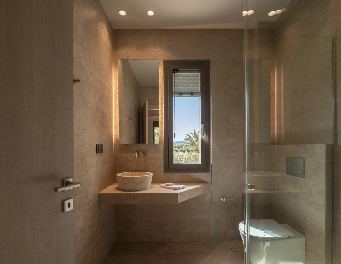 Artemis Seafront Villa, An Evanescence Sea Retreat, By Thinkvilla Tavronitis  Exterior photo