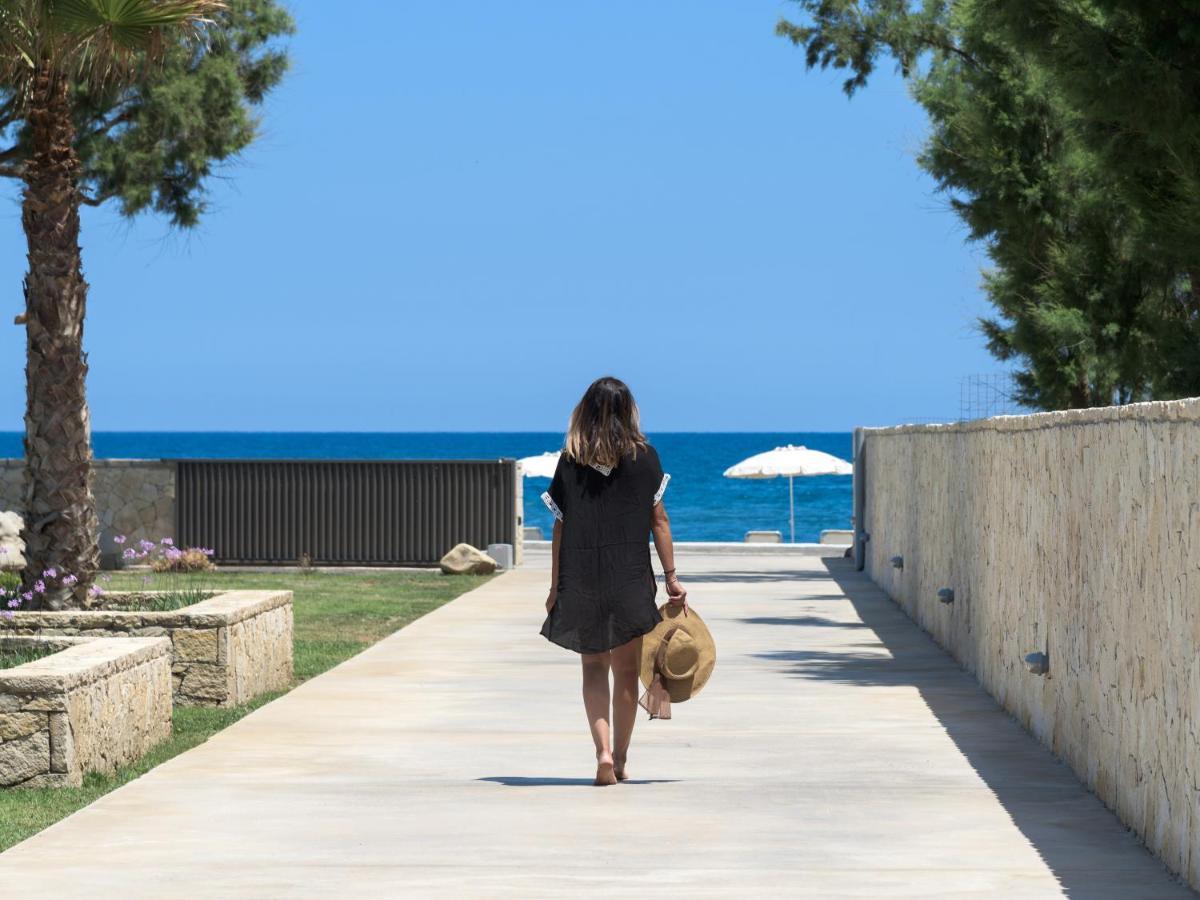 Artemis Seafront Villa, An Evanescence Sea Retreat, By Thinkvilla Tavronitis  Exterior photo